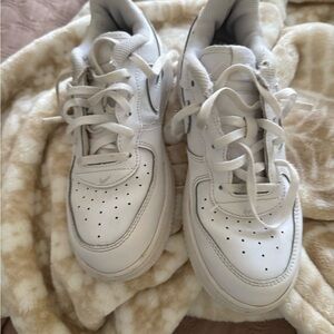 Nike Kids White Sneakers unisex fair condition